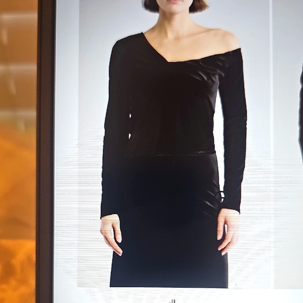 NWT Large Velvet Elodie Knotted One Shoulder Black  Top